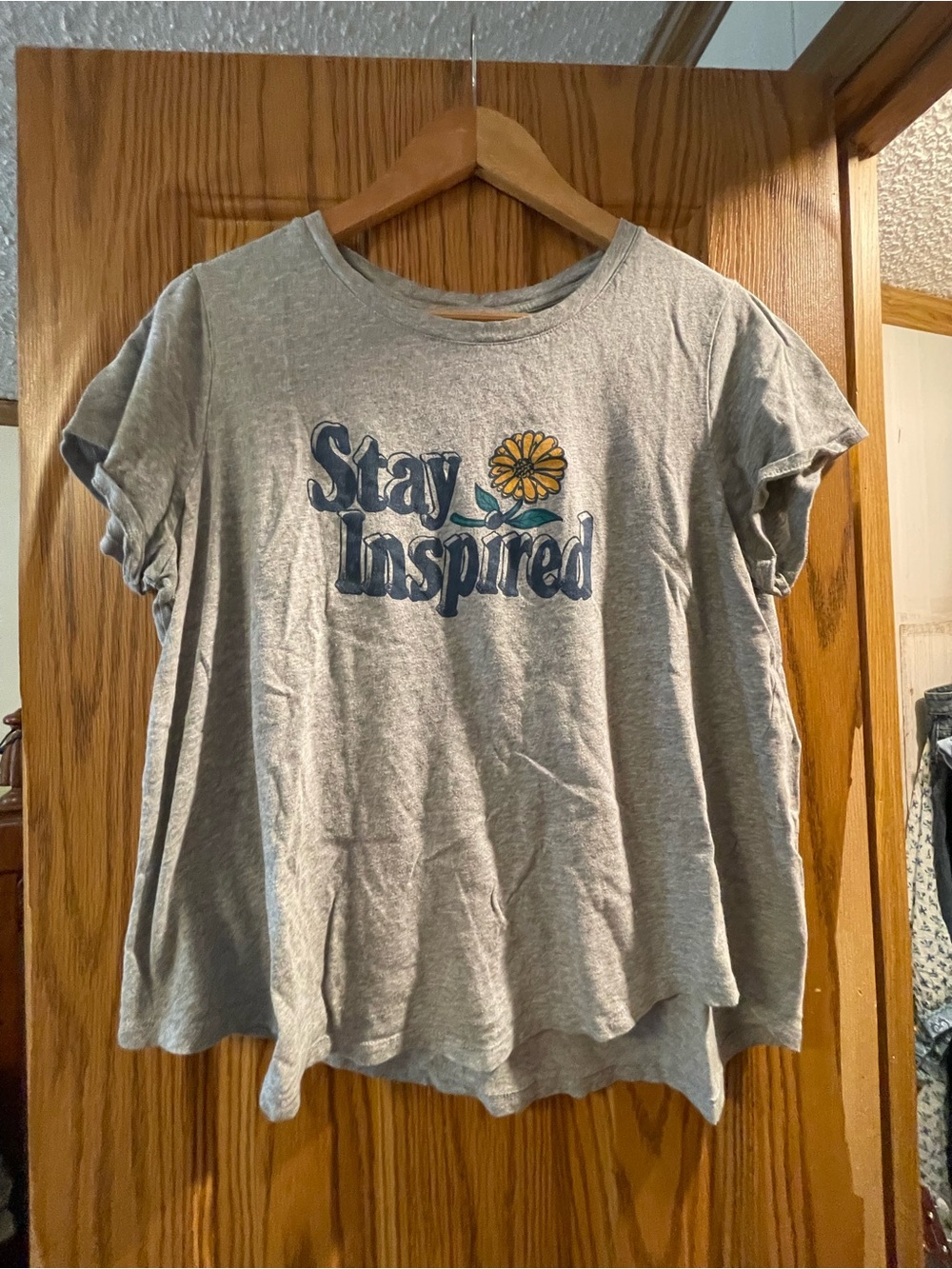 Old Navy Gray Crewneck Everyday Tee